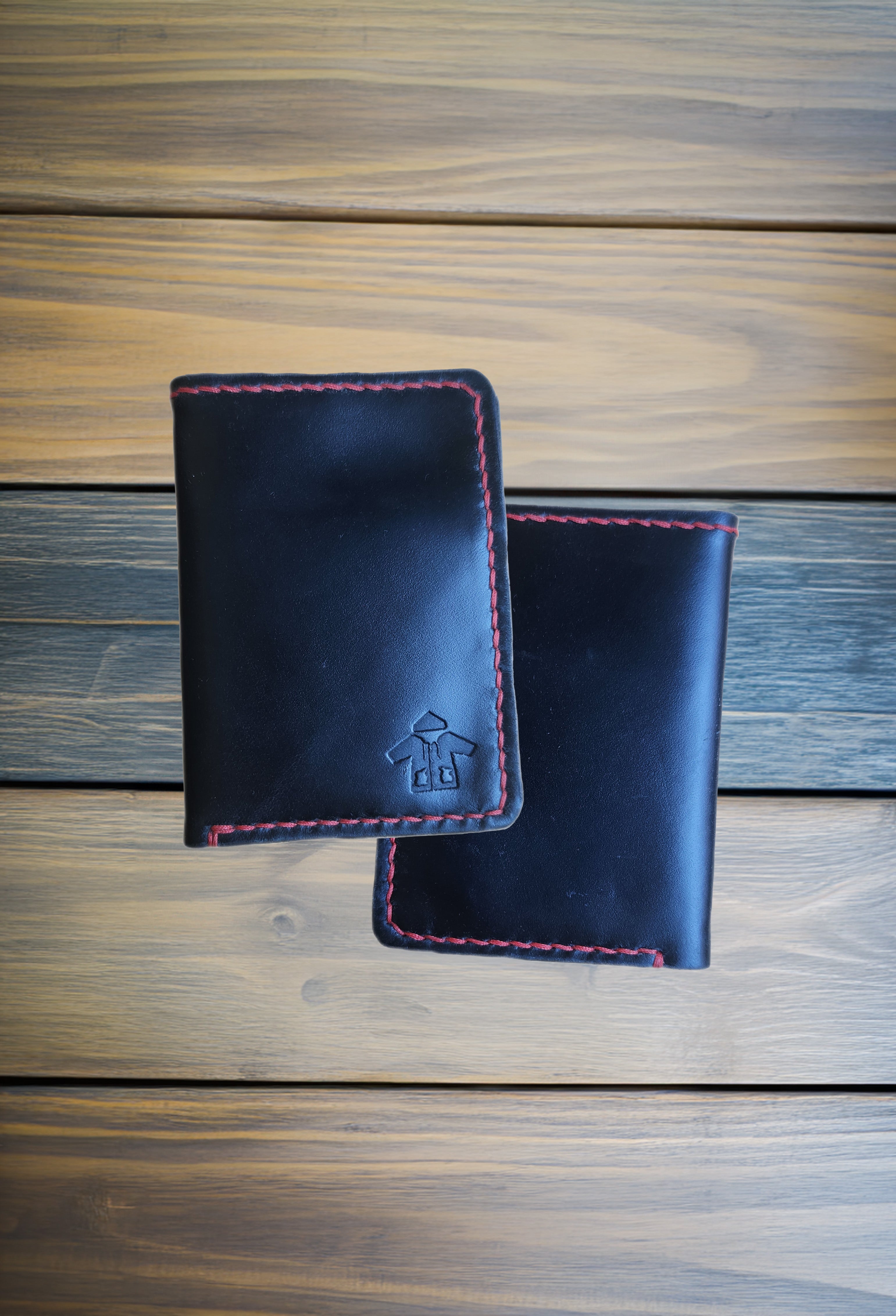 Leather Vertical Wallet w/Red Thread (Black)