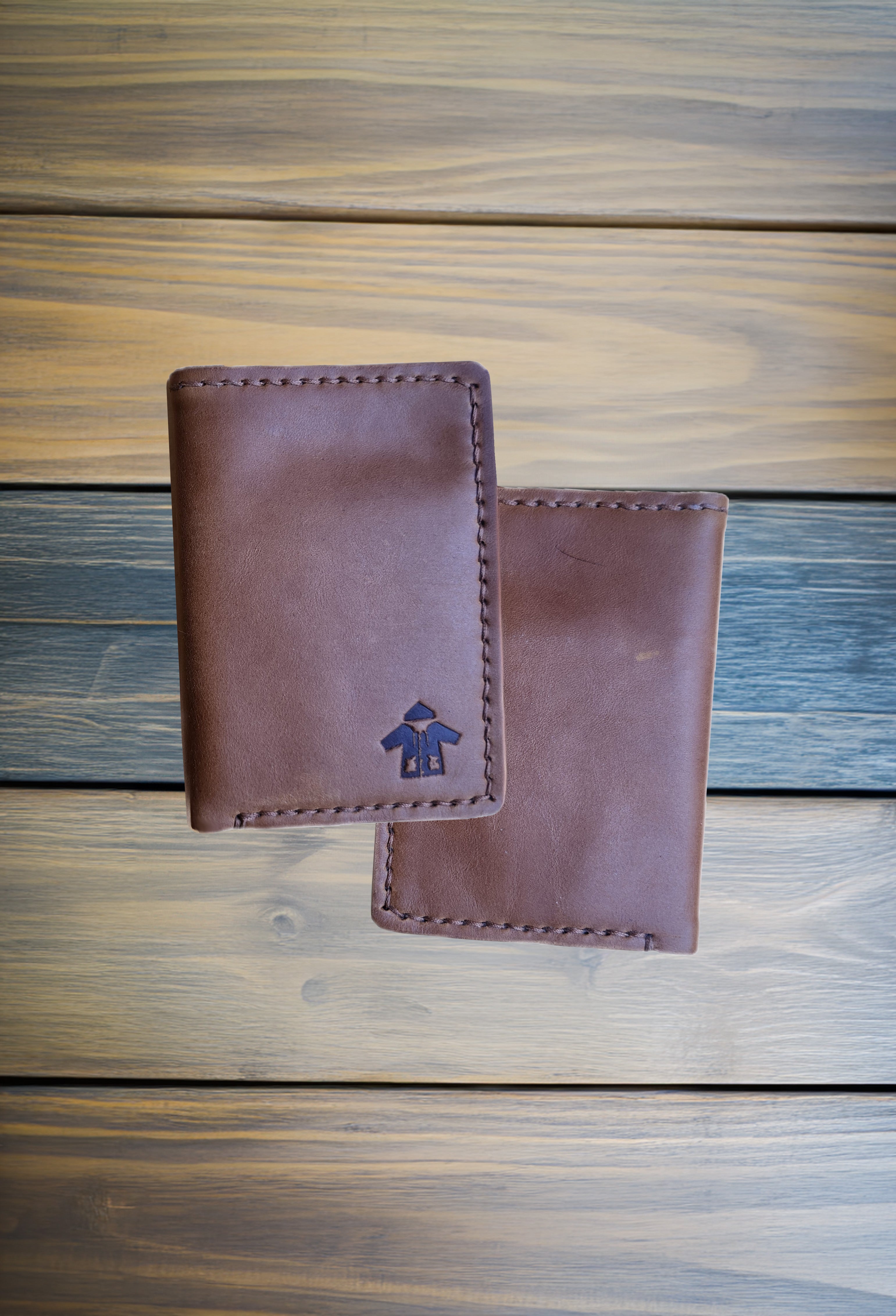 Leather Vertical Wallet w/Brown Thread (Brown)